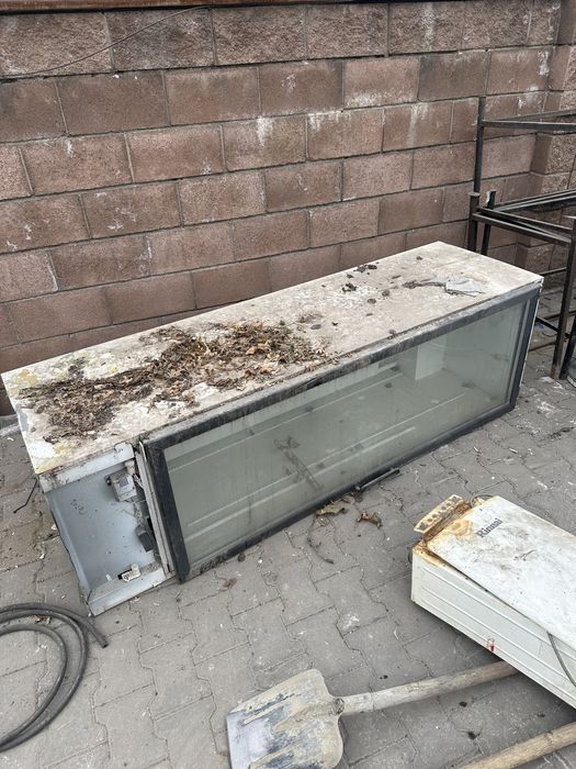 Холодильник, стиральная машина сломанные