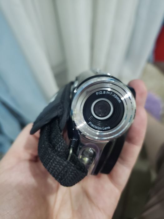 Продаю видеокамеру