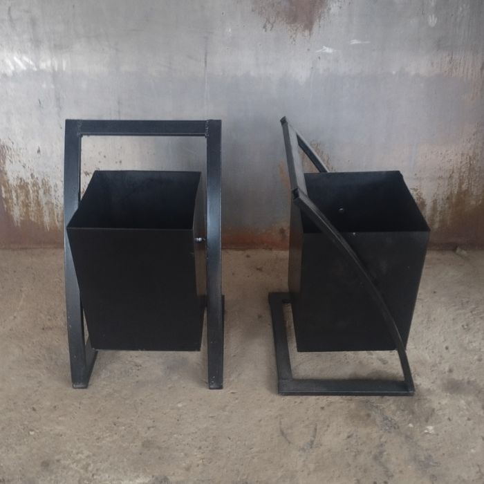 Продам урны для мусора.