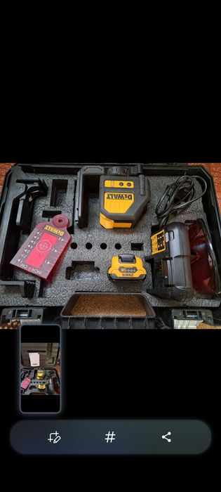 Линеен лазерен нивелир DeWALT DCE088 с червен лъч