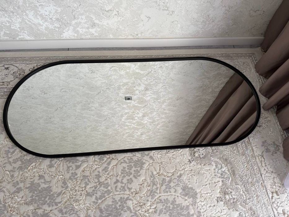 Продаю зеркало новый
