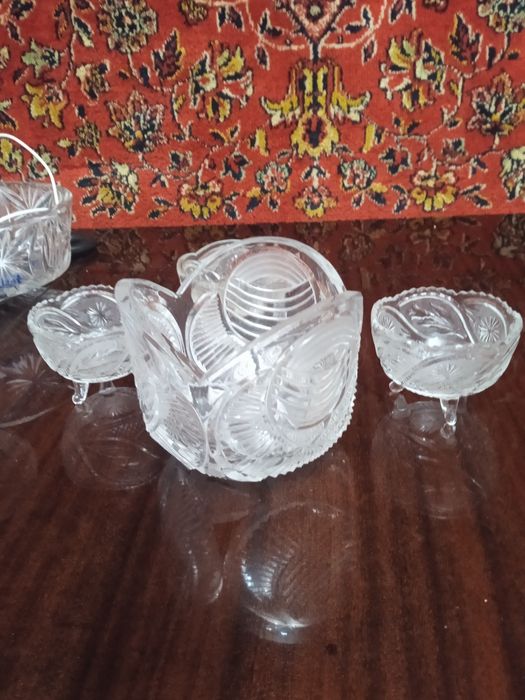 Продаются хрустальные вазочки