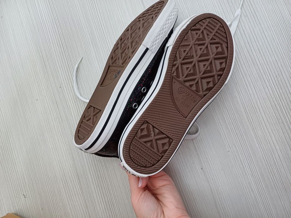 Tenisi converse noi marime 35