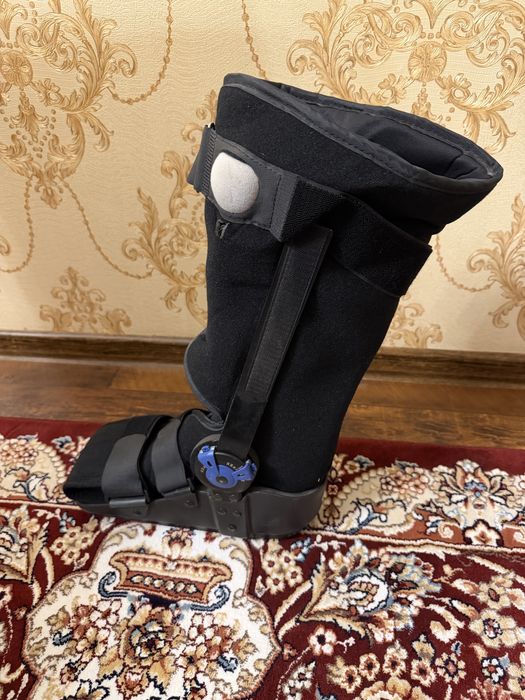 Взрослый ортопедический фиксатор-ботинок (гипс)