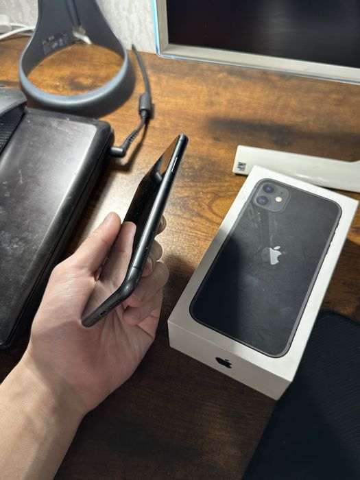 Iphone 11 (64 gb) с коробкой