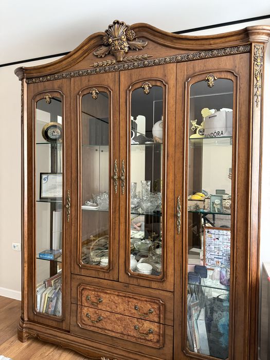 Продам шкаф в гостиную