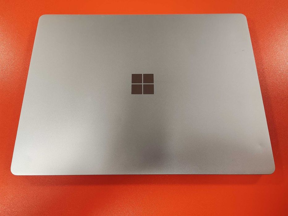 Продаётся ноутбук Microsoft Surface Laptop Go i5/256SSD