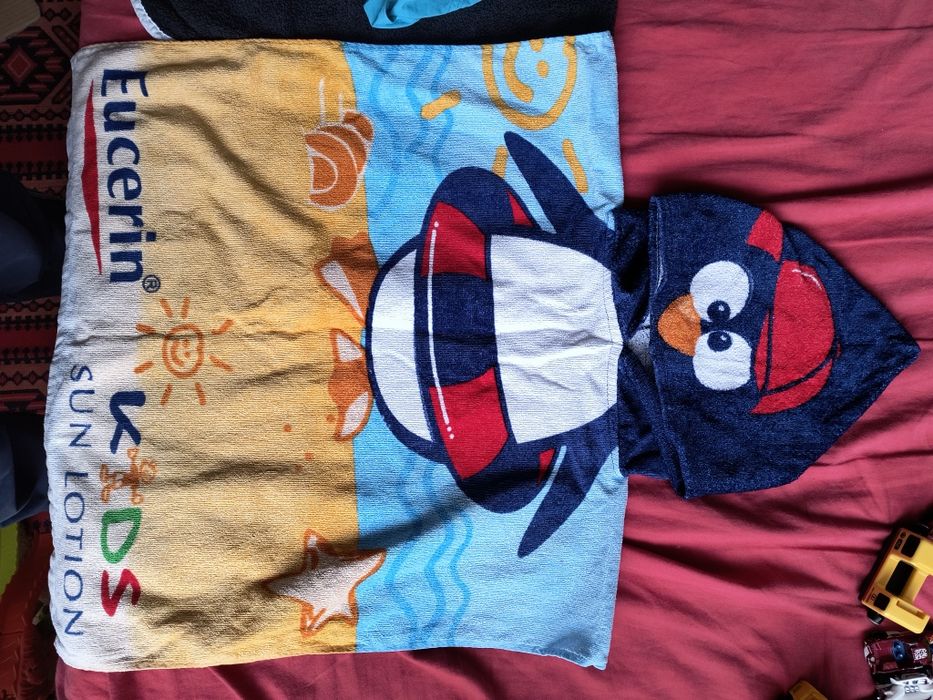 Бански и шапка от Декатлон за момче около 12 месеца , пончо кърпа