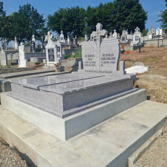 Monumente funerare!