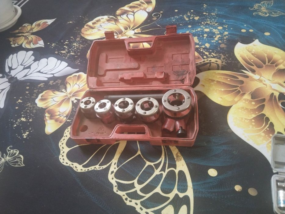 Инструменты б/у продам недорого