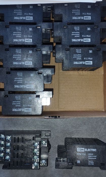 Реле промежуточное, обмотки на 220VAC, 24VDC