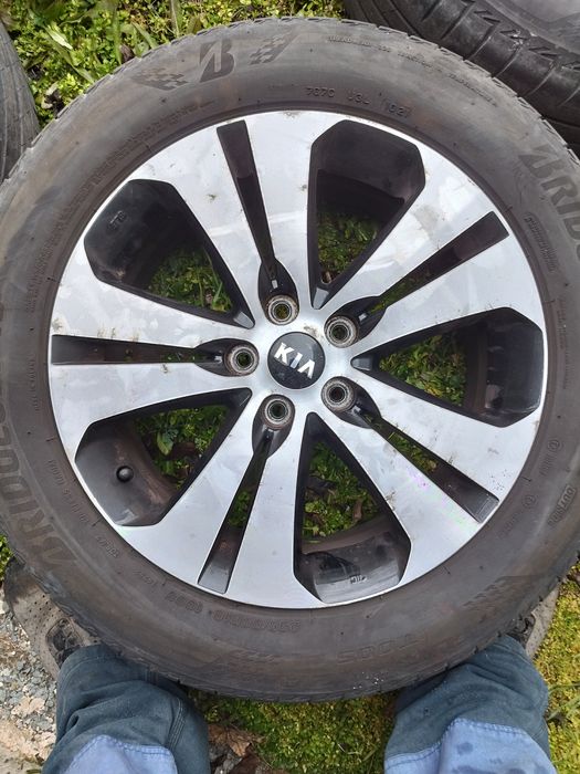Джанти за  kia Sportage 18 цола нямат заварки  по тях или да са криви