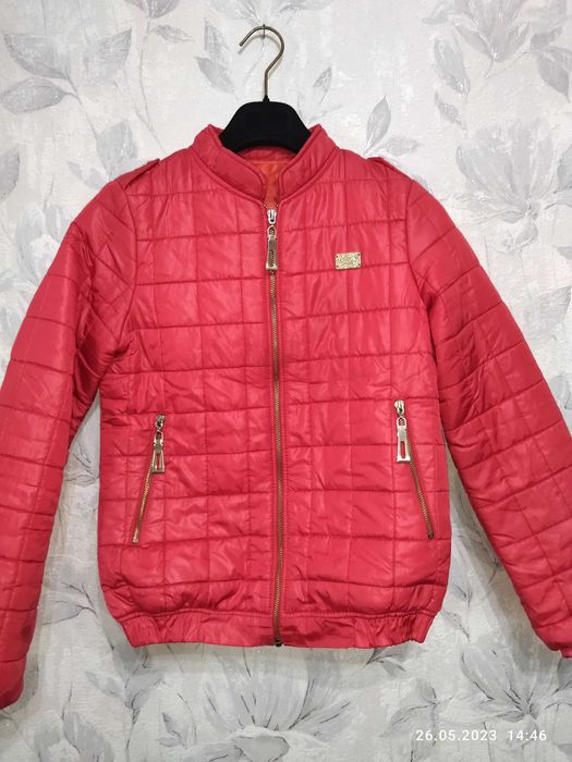 Красная куртка, размер " L ".
