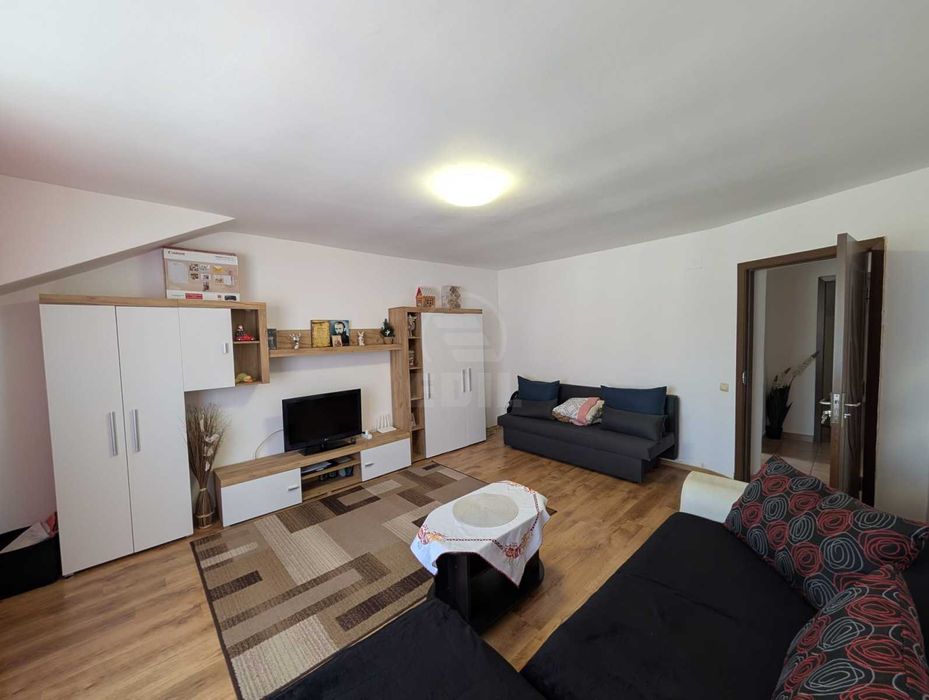 Inchiriez apartament cu doua camere cu parcare inclusa
