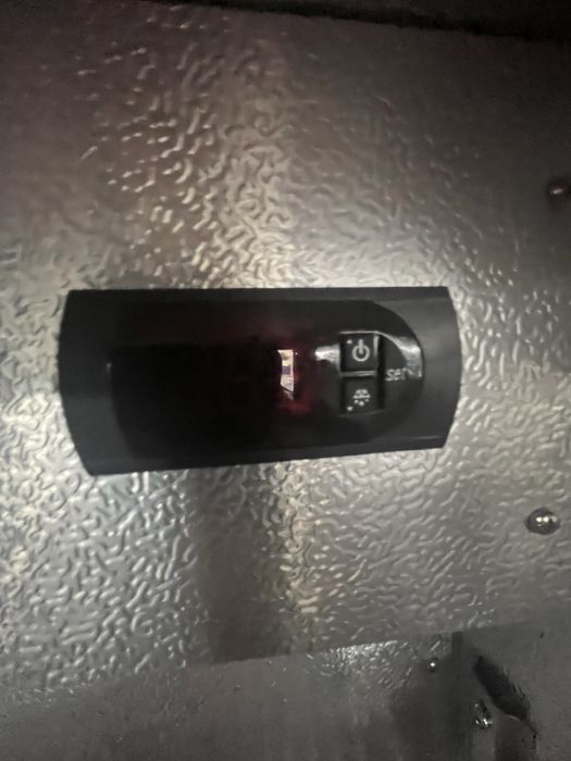 Продам холодильники Hurakan