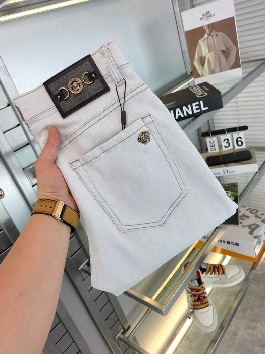 Aduc pe comanda Blugi Versace orice model