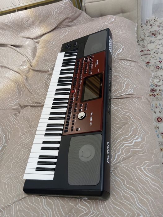 Продам Korg PA -700