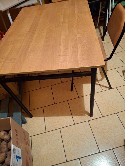 Стол и стулья!!!