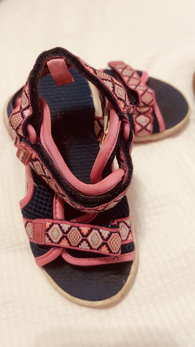 Обувь Carters на 1.5-2 года. 22 и 24 размеры