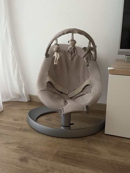 Balansoar Nuna Leaf Glow cu bara jucarii - Biscotti