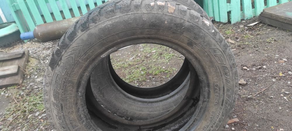 Продам покрышки зимние