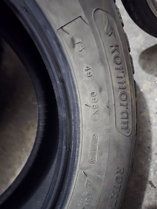 Vând anvelope 215 60 16