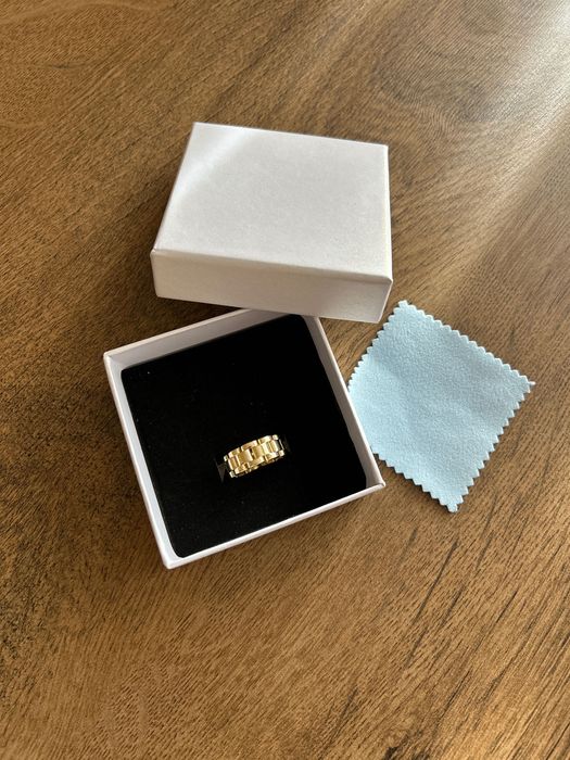 Дамски пръстен подарък