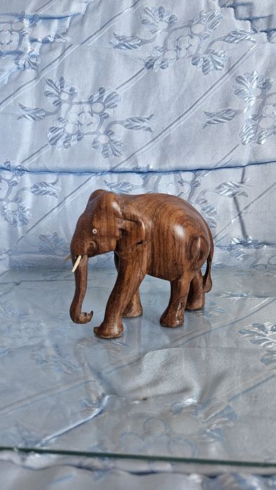 Sculptură elefant dim lemn masiv lucrat manual