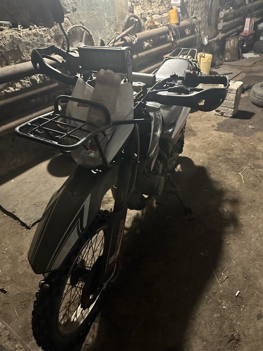 Продаю мотоцикл индуро