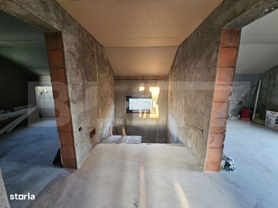 Casa la rosu, P+M, 120 mpu, teren 800 mp, zona Simnicu de sus