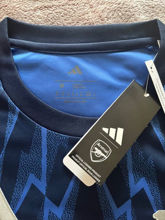 Оригинални футболни екипи: Реал Мадрид, Барселона, Арсенал, ПСЖ