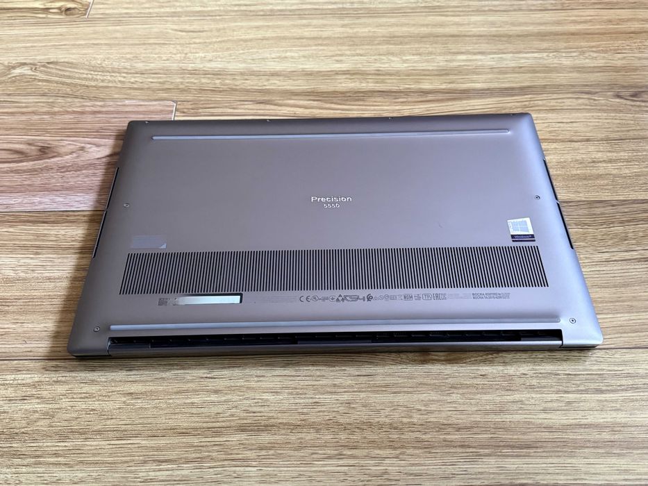 Dell Precision 5550`i7-10850H/16GB RAM/512GB SSD/Nvidia T1000/WUXGA