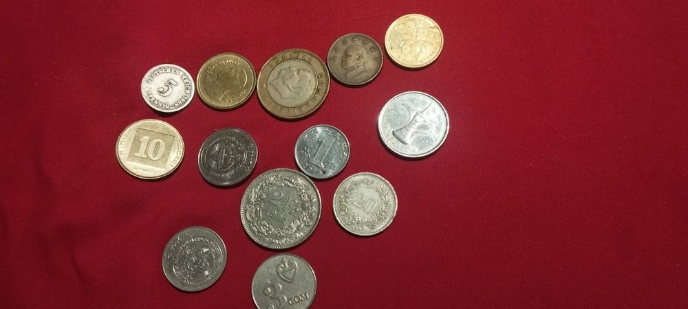 Продам монеты разные
