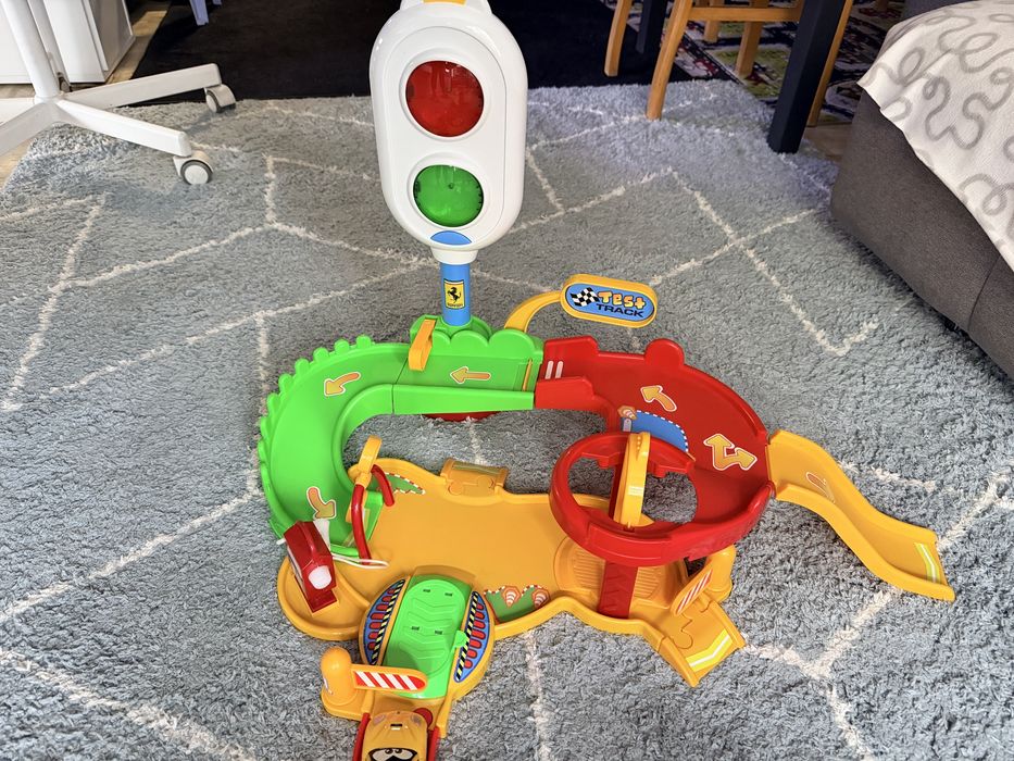 Bburago Junior - Писта за игра Ferrari