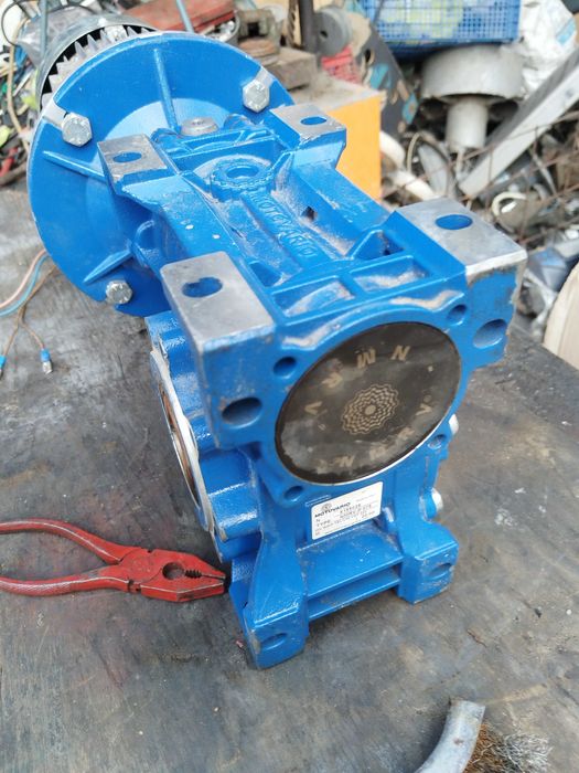 Reductor cu motor 16 rotații cazan povarna rachiu