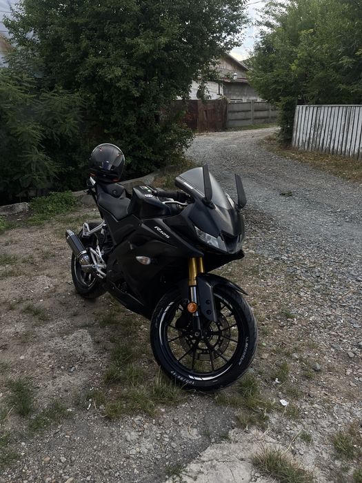 Yamaha yzf r 125  2019