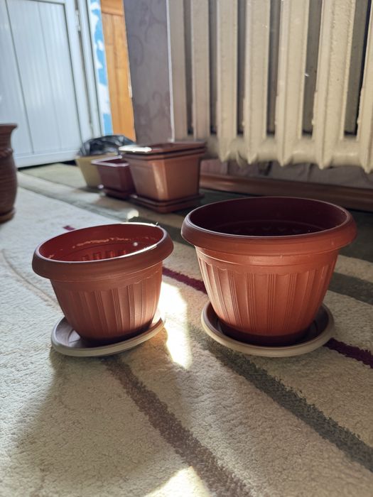 Продам горшки для цветов