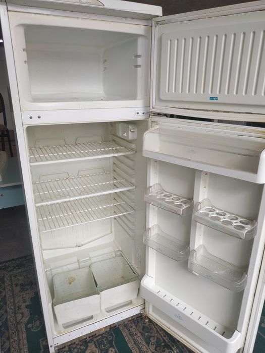 Холодильник и морозильник