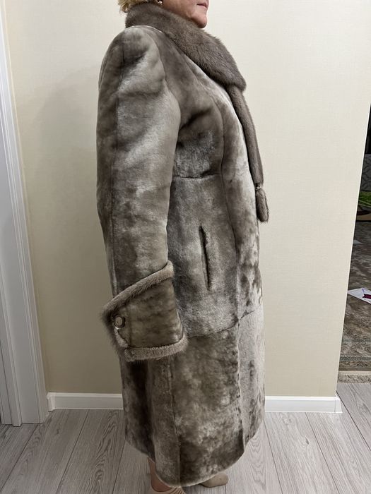 Шуба цигейковая продам