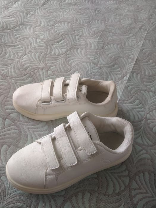 Продам женские кросовки