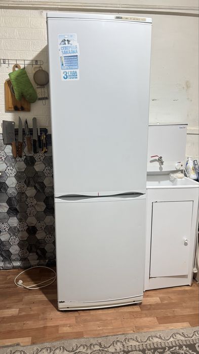 Продам холодильник Атлант