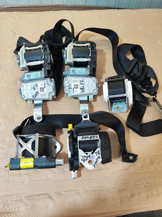 Колани колан и ключалки за колани - пиропатрони от Мерцедес