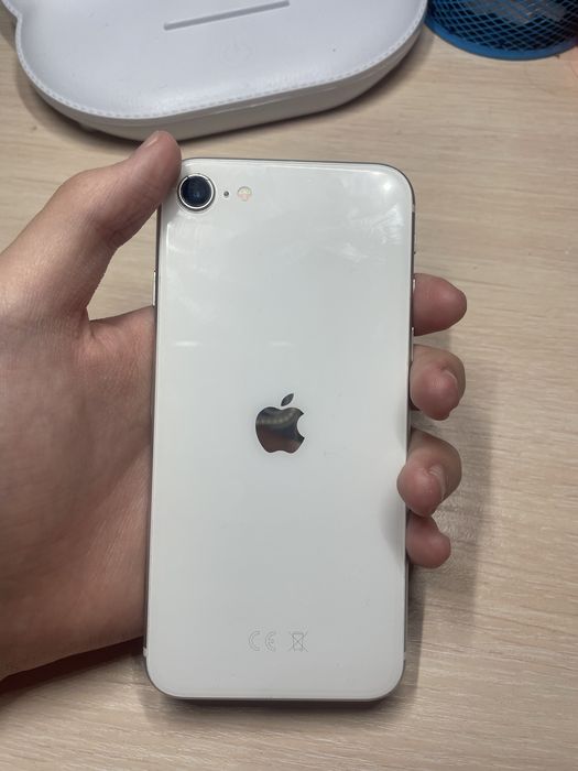 iPhone se 2020 // Белый // Идеал