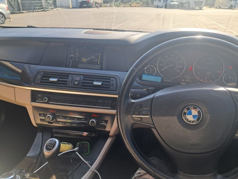 Vand BMW 520 An 2011. ( UȘOR AVARIAT)