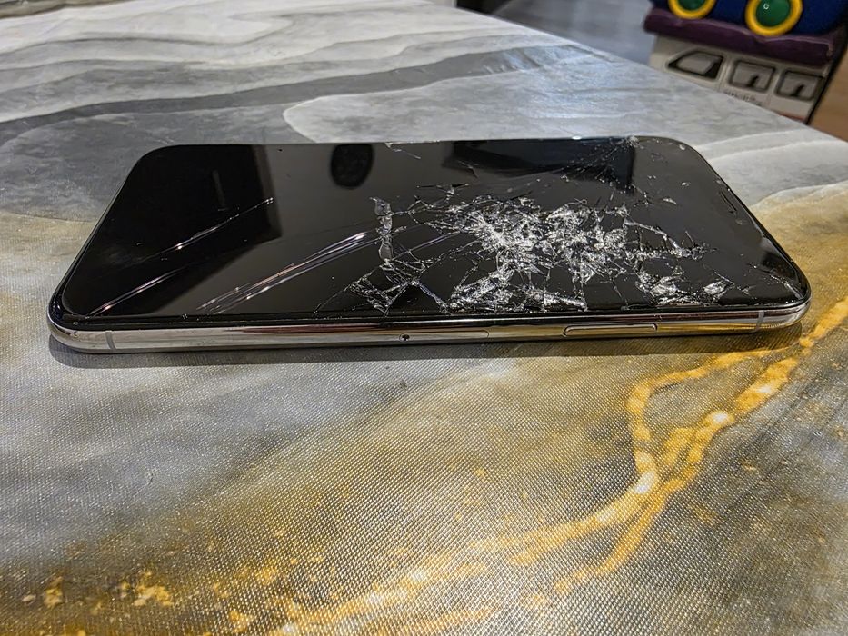 Vand iPhone X Spart Pentru Piese.