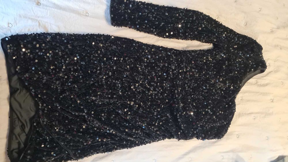 рокля с пайети-нова