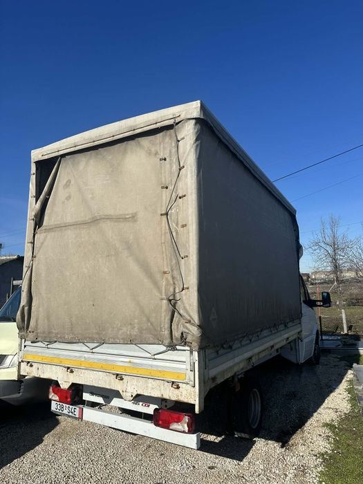 Каросерия с конструкция и брезент