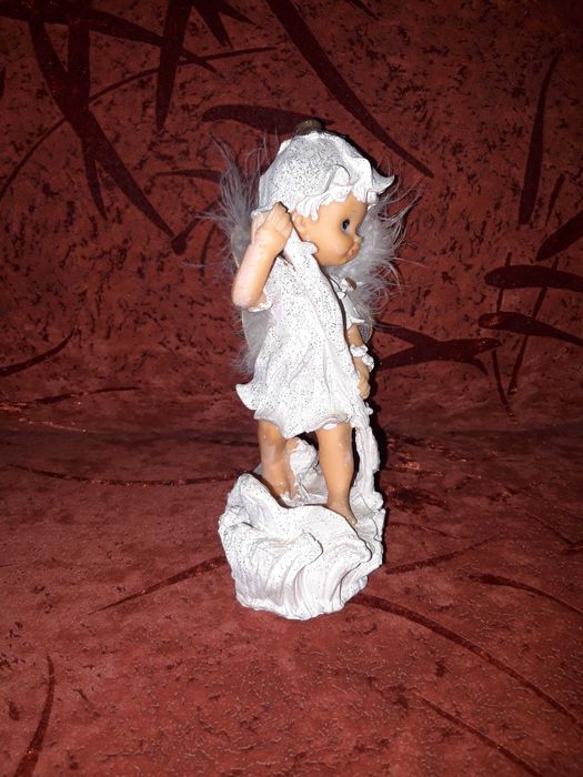 Продавам НОВА декорация "Момиченце с лодка"/ЗА ДОМЪТ ИЛИ ГРАДИНАТА