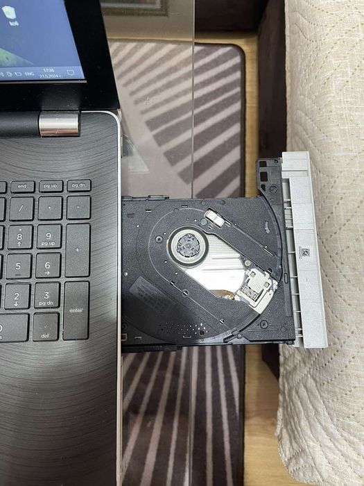 продавам лаптоп HP