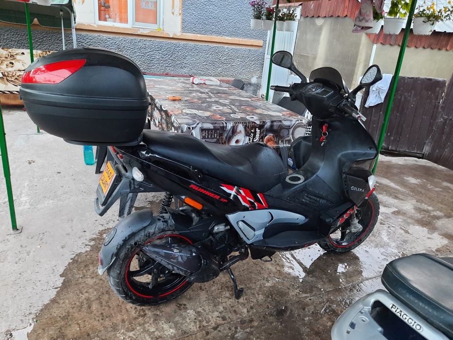 Vând scuter Gilera Runner 50cc 2T – acte complete, portbagaj
